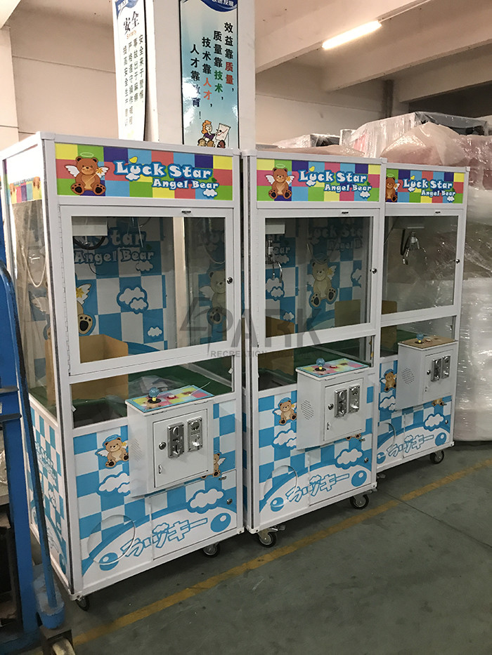 Prize Claw Crane Game Machine , Coin Operated Gift Vending Machine