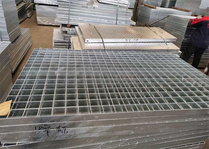 Driveway Platform Steel Grating Walkway 120mm High Zinc Coating