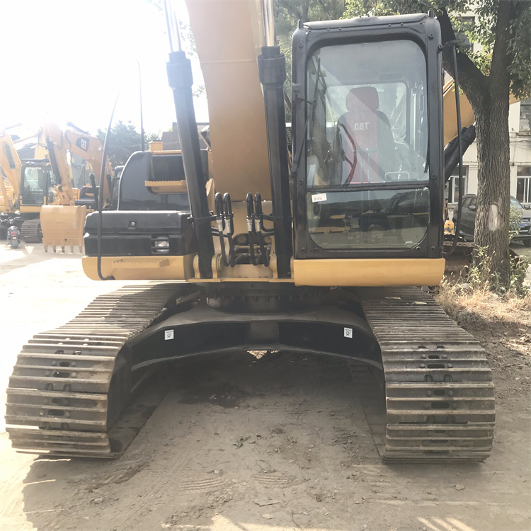 2021 Good Condition Japan Original 20 Ton Used Crawler Excavator CAT 320D2 in Shanghai