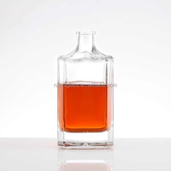 Affordable 500 ml Screw Square Glass Bottles for Liquor and Whisky at Manufactur