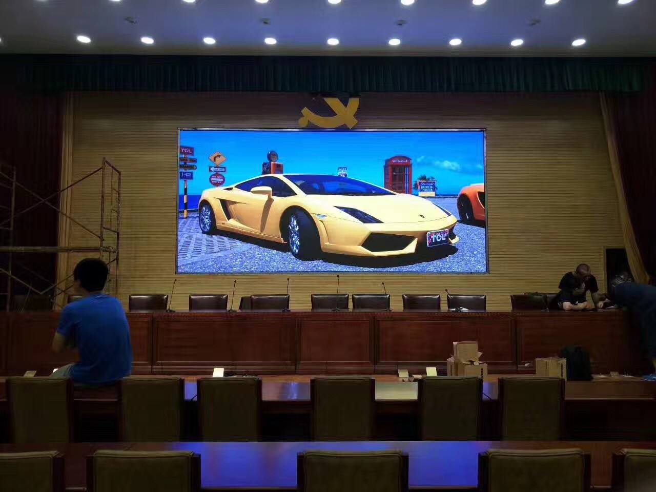 Ultra Slim Indoor LED Display Pin Connection P2 P2.5 P3.07 For Business Office