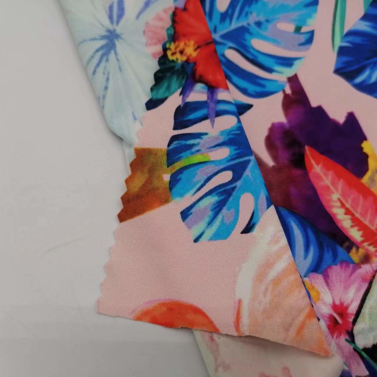85% Nylon Printed Spandex Fabric 150cm Breathable UV Proof 140D+20D