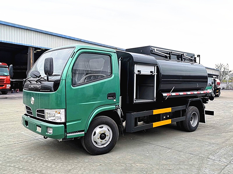 China DONGFENG 5cbm Fuel Tanker Truck Small Oil Storage Truck 4X2