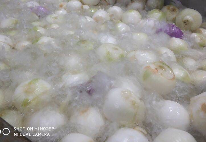 Healthy Crunchy Fried Shoestring Onions For Sausages