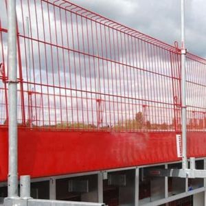 Solar-Powered Edge Protection Barrier with Emergency Lighting