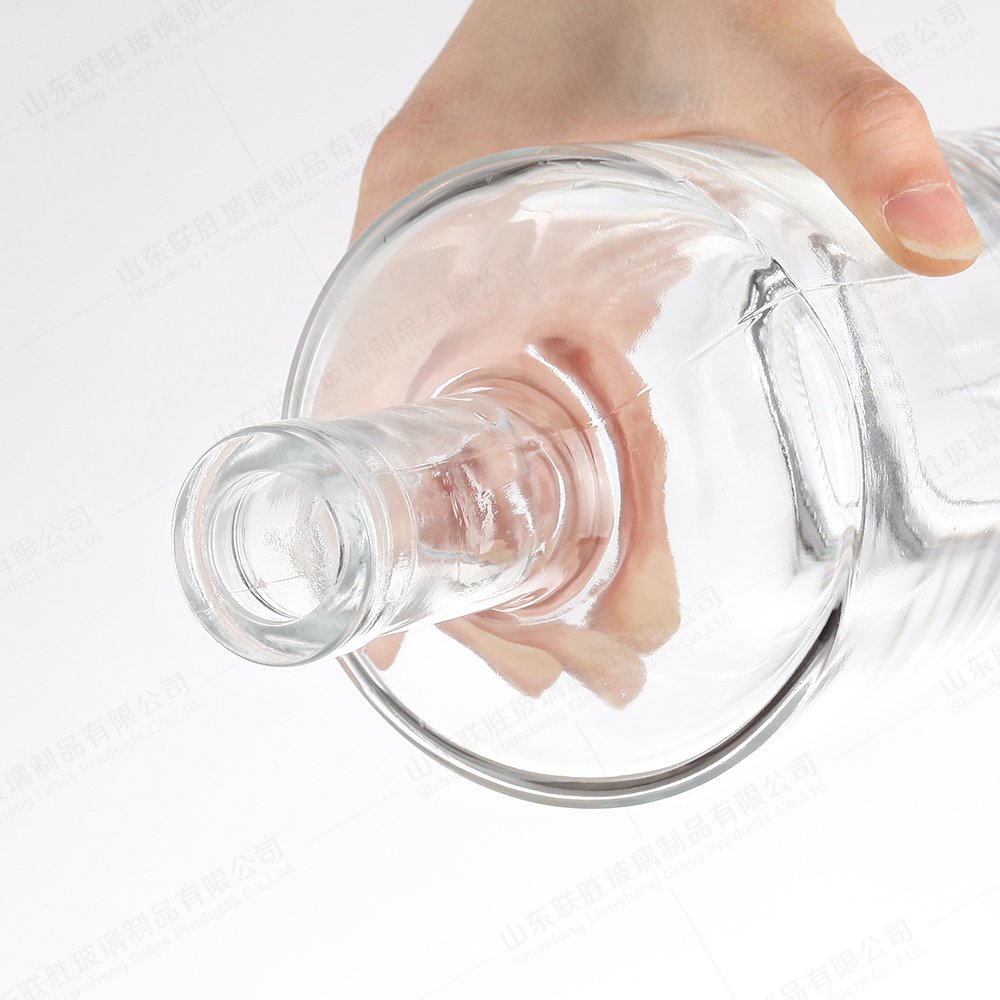 Beverage Industrial Clear 750ml Glass Liquor Wine Vodka Tequila Gin Bottle with Sealed Cork Lid