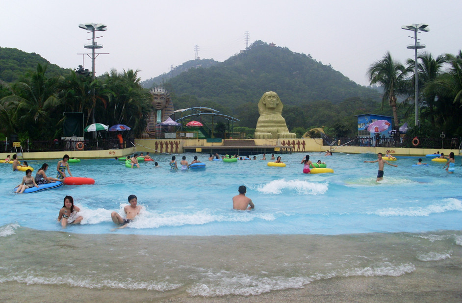 Outdoor Water Park Wave Pool Wave Machine For Family Entertainment