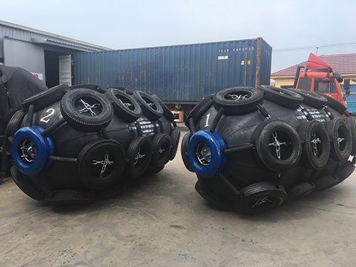 3300mm*6500mm Custom Pneumatic Rubber Fenders OEM ODM