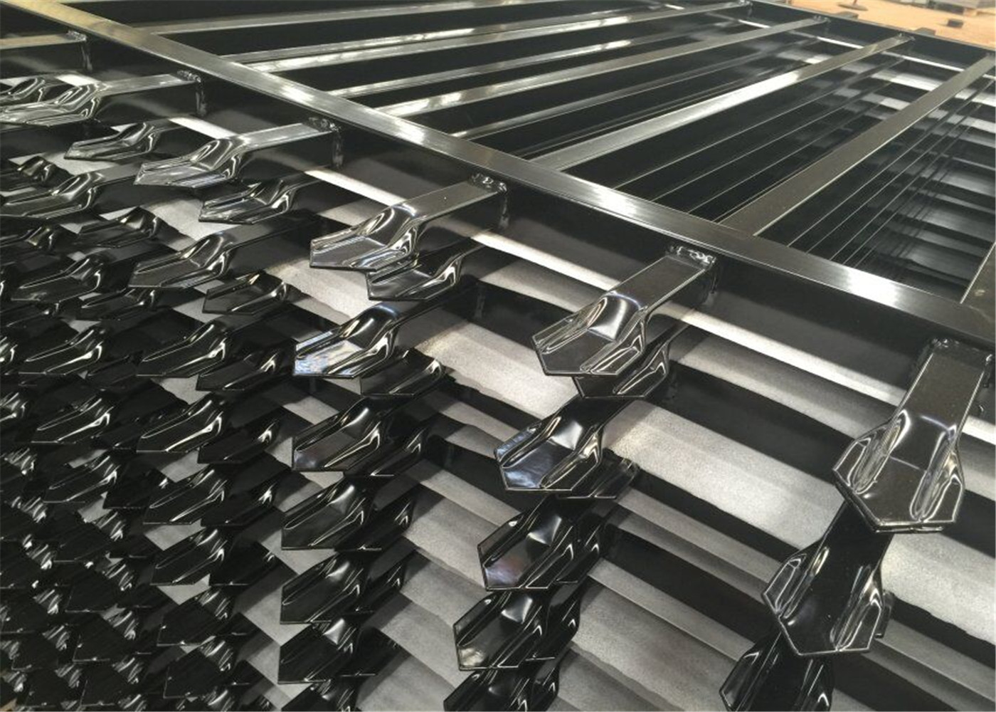 Black Powder Coating Herucles Fencing Panels 2.1m*2.4m