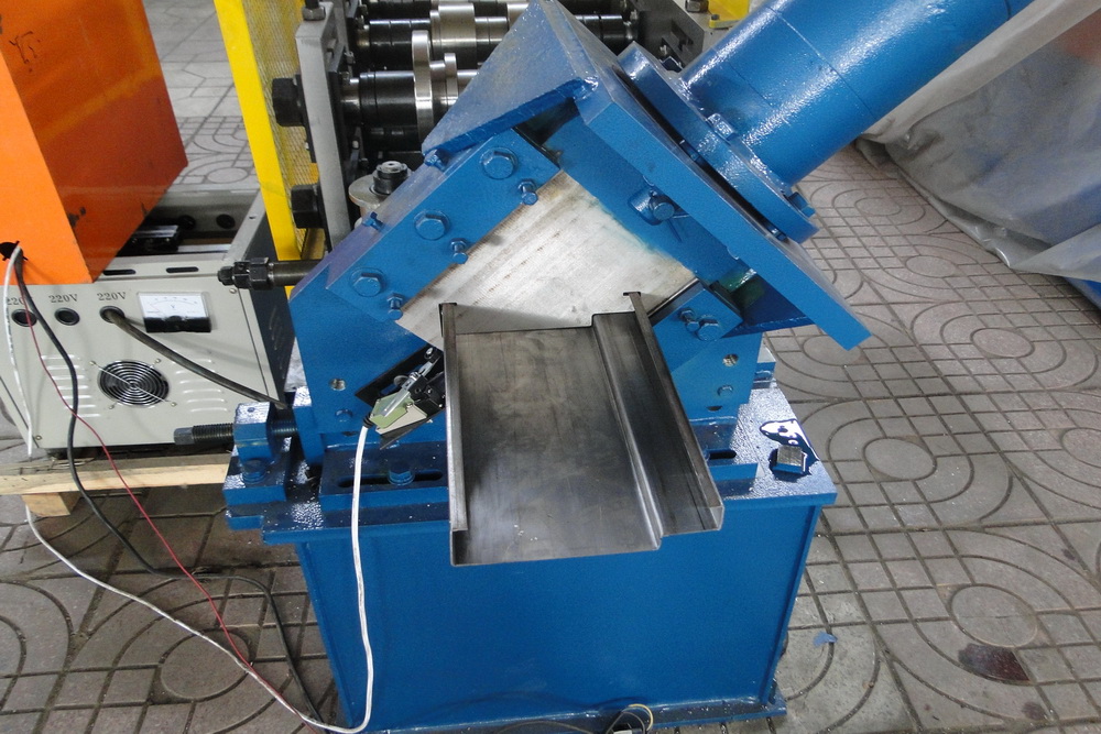 Metal Blue Door Frame Roll Forming Machine ISO 12 Stations