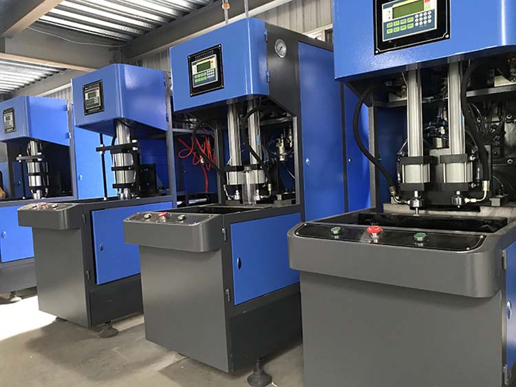 Semi Automatic Pet Bottle Blow Molding Machine 5000 ml Bottle Volume with Design