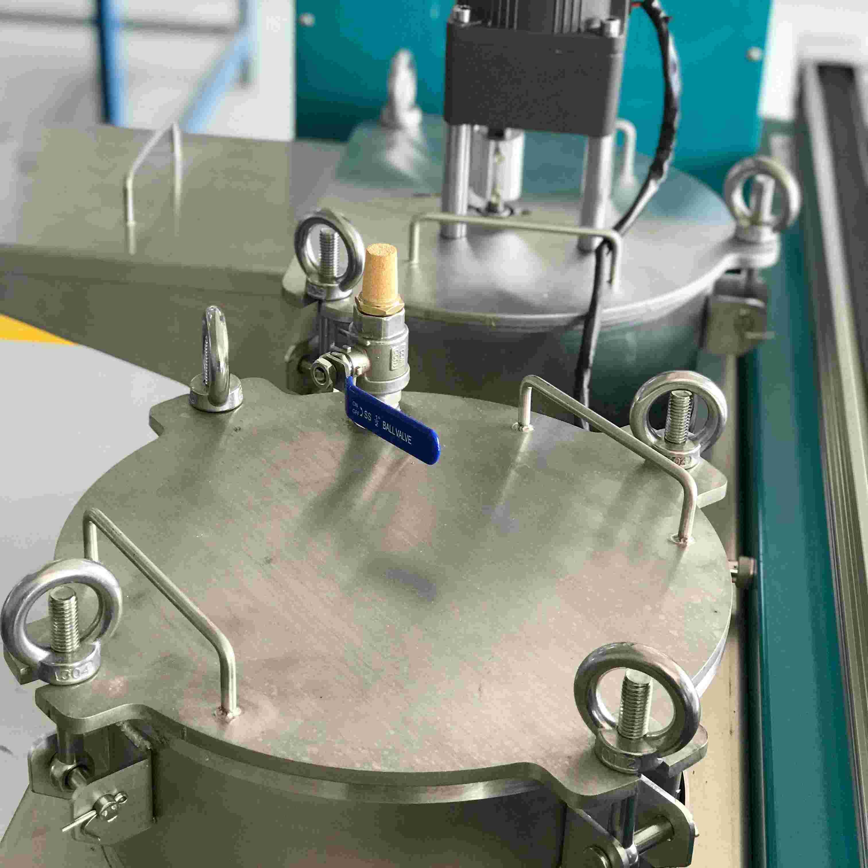 3 Axis Automated Adhesive Dispenser Black Silicone Gluing Dispenser Customized