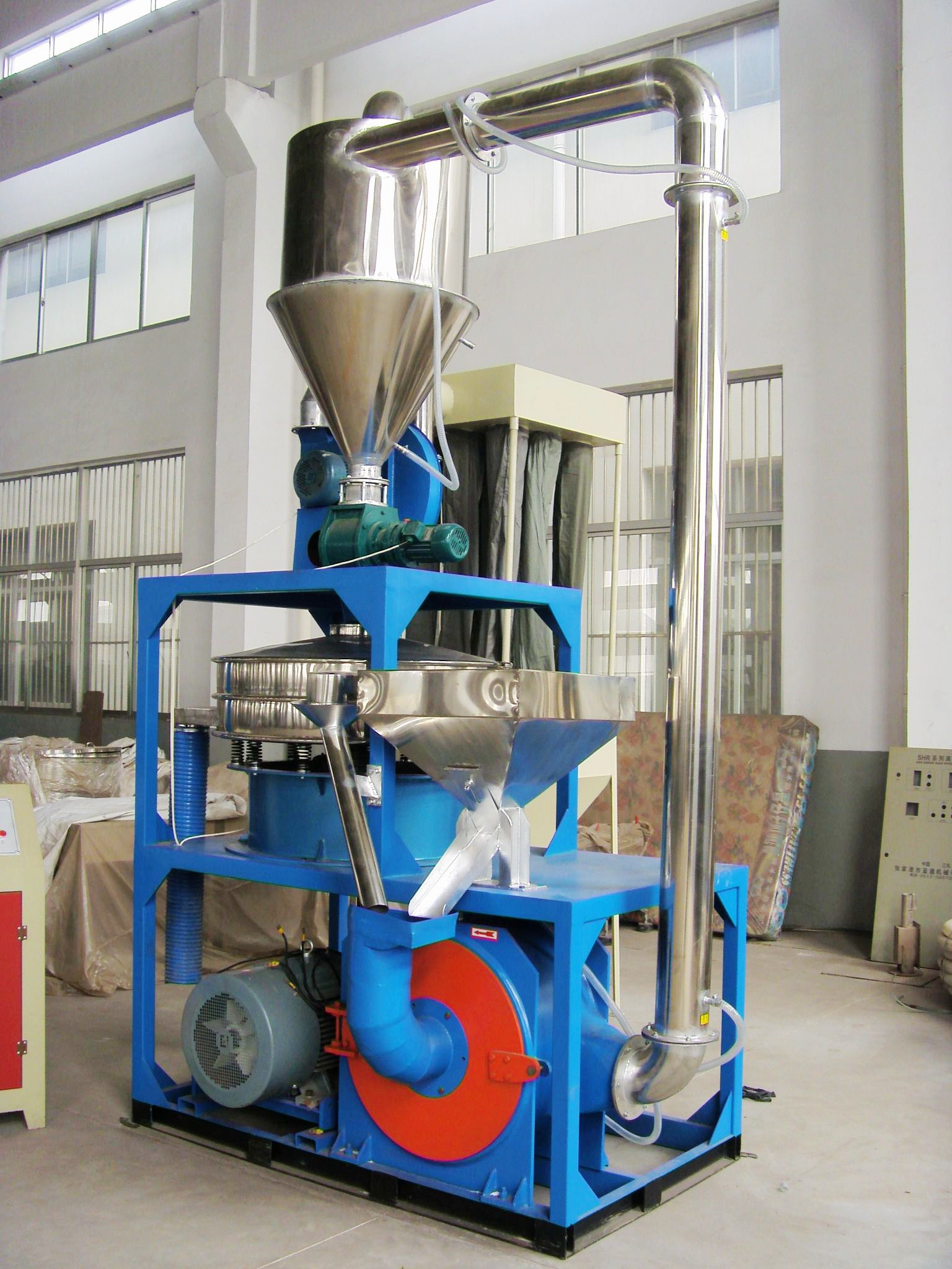 Fully Sealed Plastic Wood Milling Machine Environmental Protection High Output