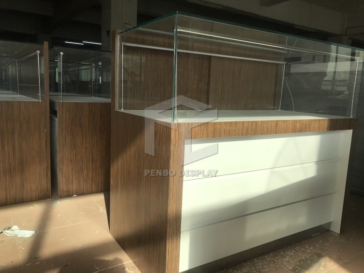 500*500mm Glass Jewelry Pedestal T5 LED Lockable Jewelry Vitrine Display
