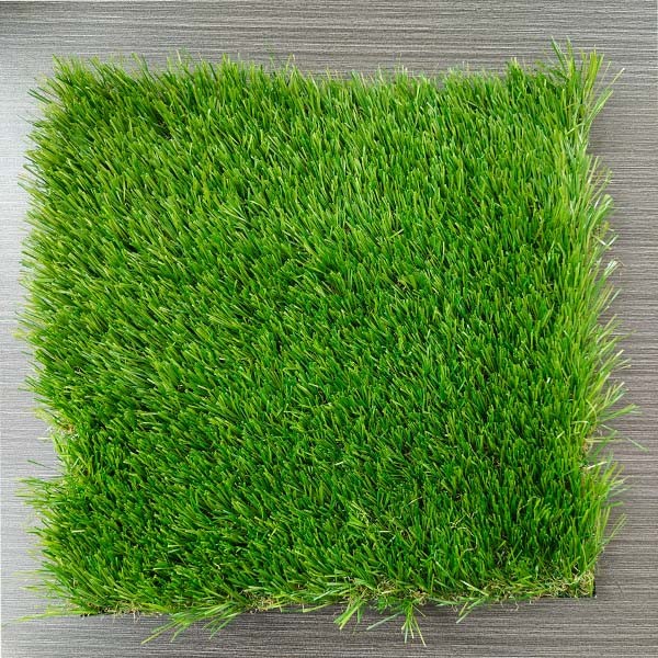 7700 Dtex PP/PE material Artificial Green Grass With 180 Stitch rate Per Metre and 3/8 inch guage