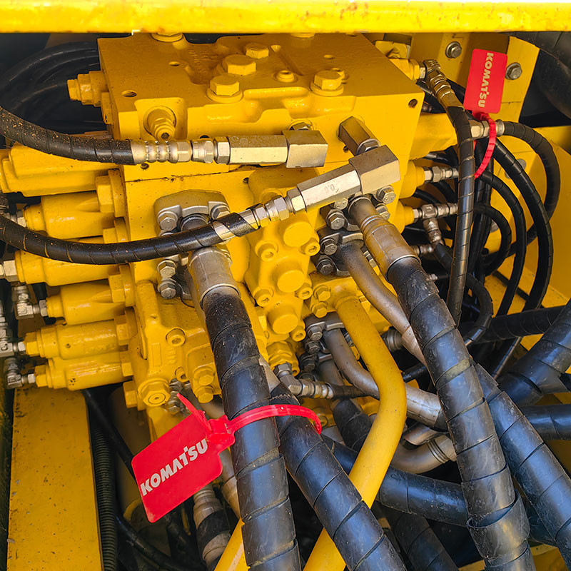 Used Komatsu PC210-8N1 crawler Excavator 1m³ Bucket Capacity 110kw Rated Power 21 tonnage