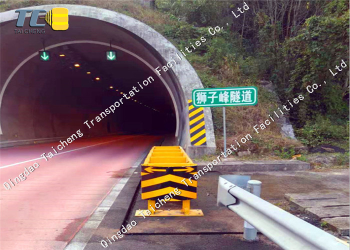 Yellow Highway Crash Cushion Barrier Anti Impact 2560mm X 1220mm X 900mm