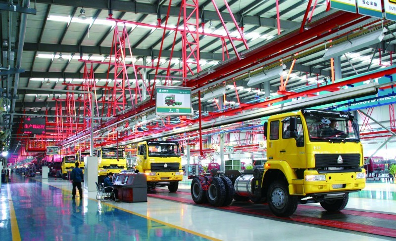 Good Performance 4*2 SINOTRUK 8000 Liters Fuel Tank Truck Oil Tanker Truck