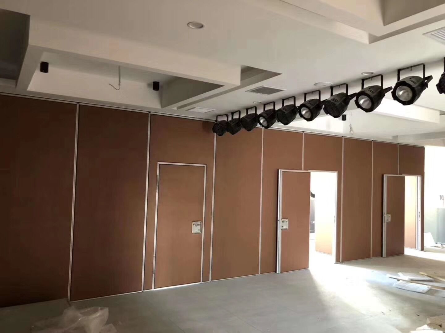 4000mm Height Folding Partition Walls Conference Room Dividers Aluminum Alloy Profile