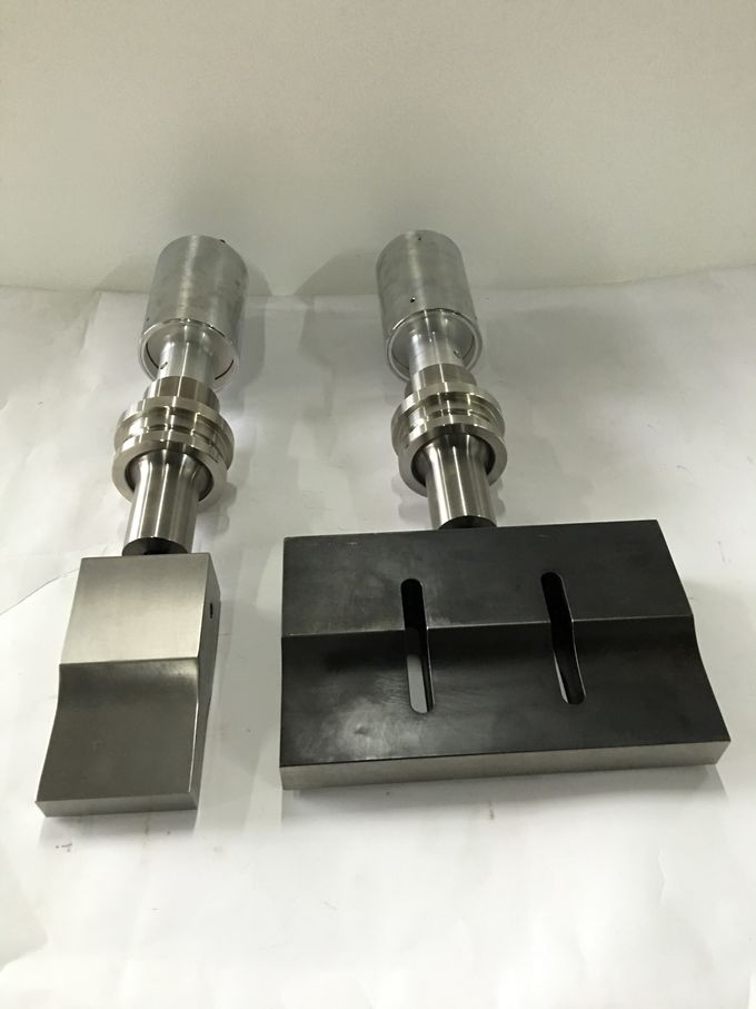 Customized Ultrasonic Welding Horn Titanium Or Steel 15Khz Sonotrode And Generator