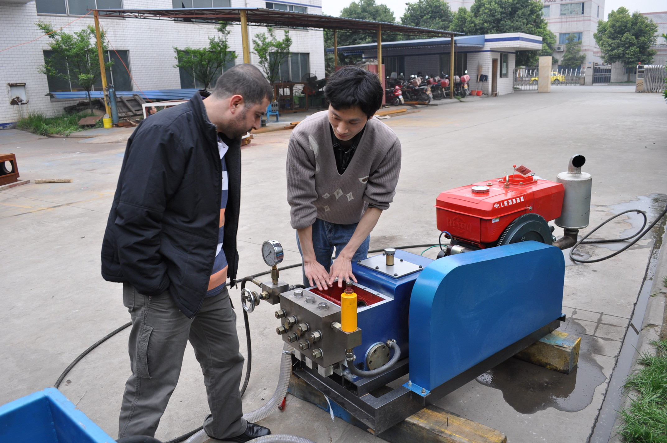 11000psi High Pressure Water Blasting Equipment Pressure Cleaner For Ship Rust Removal