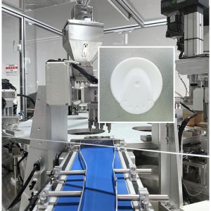  Customized duck-tongue cap automated filling machine, fed by vibrating tray, accurate positioning, filling Manufactures