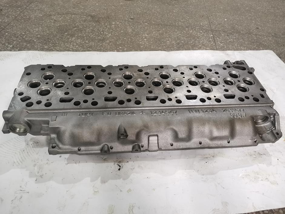KOMATSU PC220-8 Excavator 6754-11-1101 6D107 Cylinder Head Sub Assembly with and Online Support Vedio Technical Support