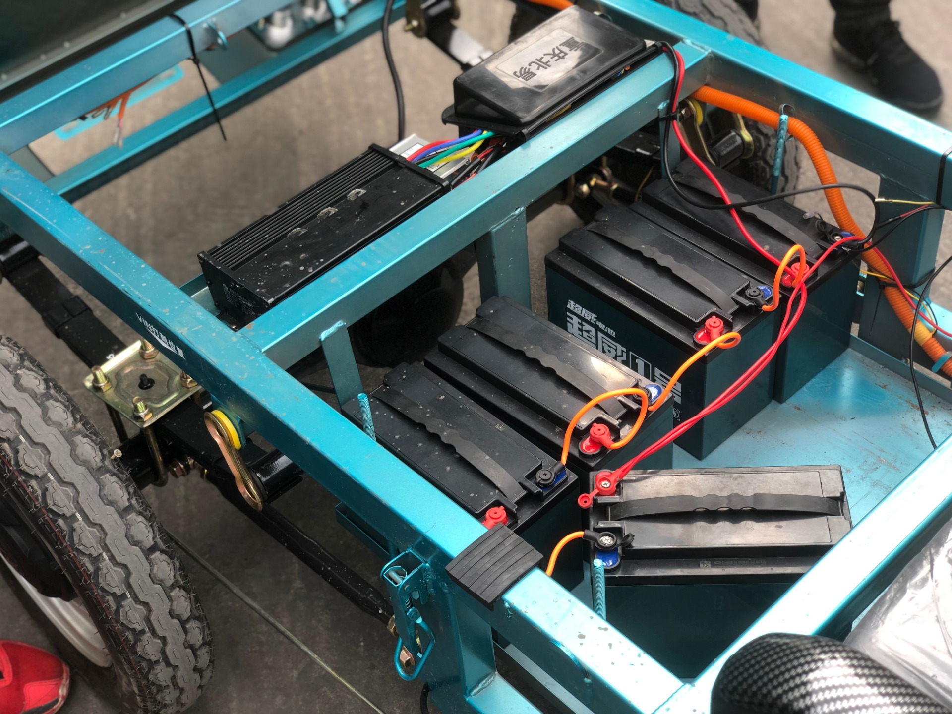 Front and Rear Drum Brake System 72V 1000w Electric Tricycle for Adult from DAYANG