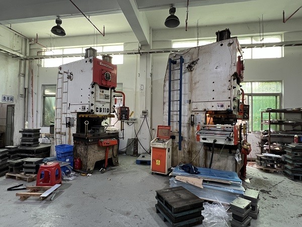 ODM Sheet Metal Fabrication Service Box Welded Bending Stamping Punching