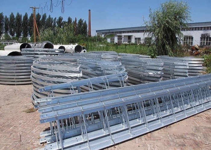 40m Telecom Monopole Antenna Tower Galvanized / Painted Surface For Communication