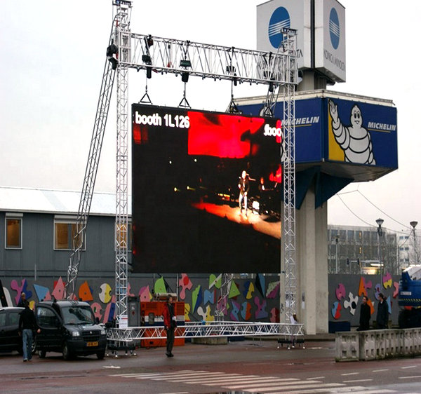 Outdoor screen hire
