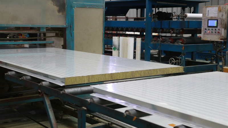 1150mm Width Rock Wool Prefab Sandwich Panel for Apartment