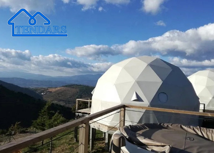 Four-Season Custom Waterproof Outdoor Glamping Hotel Living Dome Tent For 2-3 People
