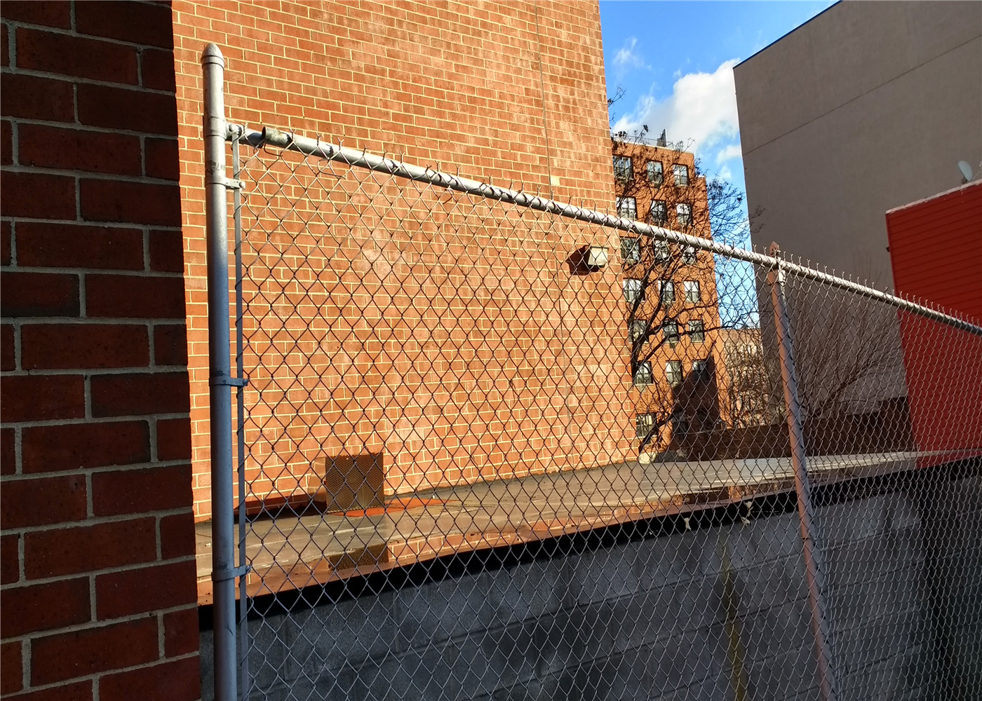 chain link wire mesh fence 50mm x 50mm hot dipped galvanized chain wire tension band and clamp