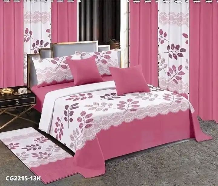 Fashion Red Wedding Flower 13pcs Bedding Set with Customized Size and Matching Curtains