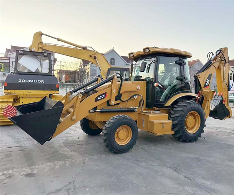 Get Your Hands on a 75 KW Caterpillar Retroexcavadora CAT 420F for Construction Works