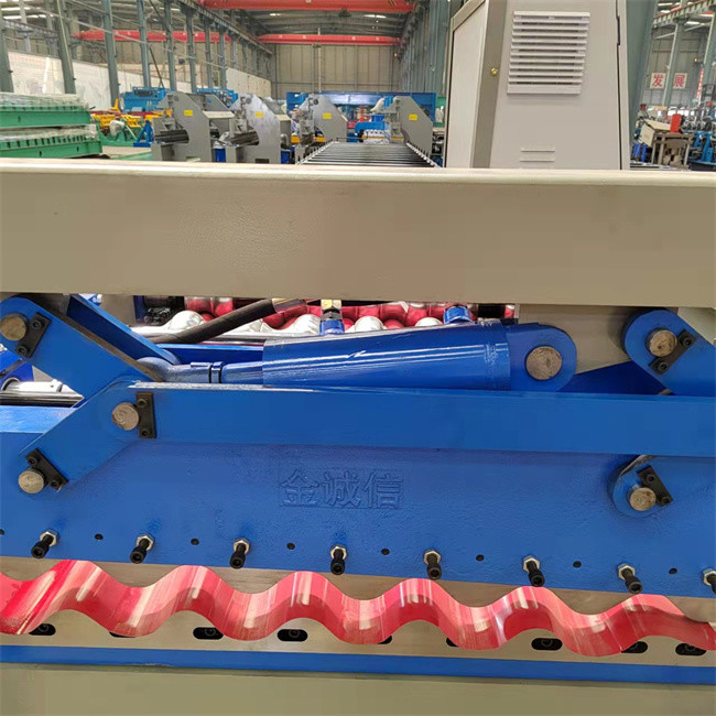 China manufacture corrugated sheet roll forming machine used for roof wall panel sheet