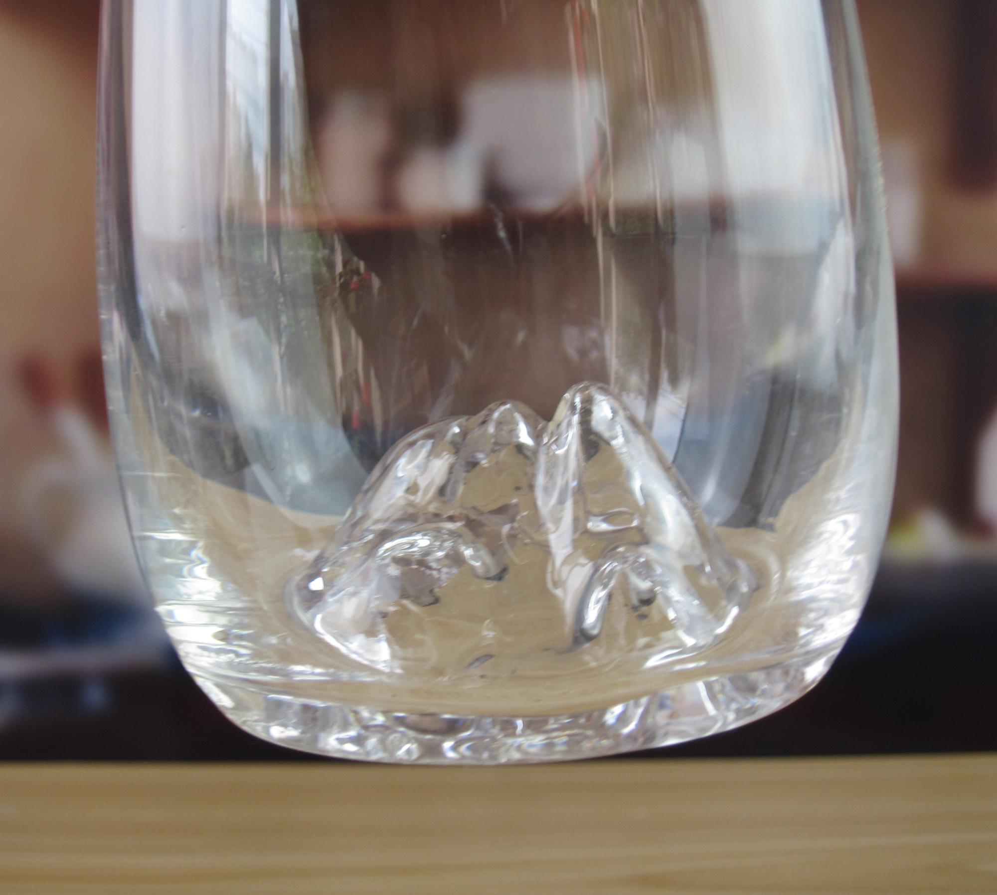 14 Oz Whiskey Glasses With Creative Ice Montain Bottom