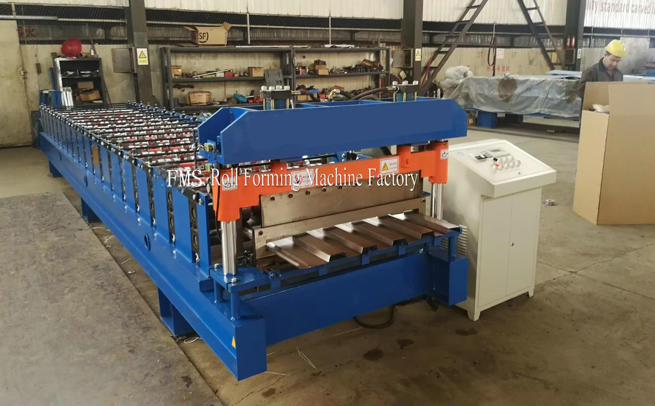 Plc Control Cold Roll Forming Equipment For Container Body Car Carriage Board Panel