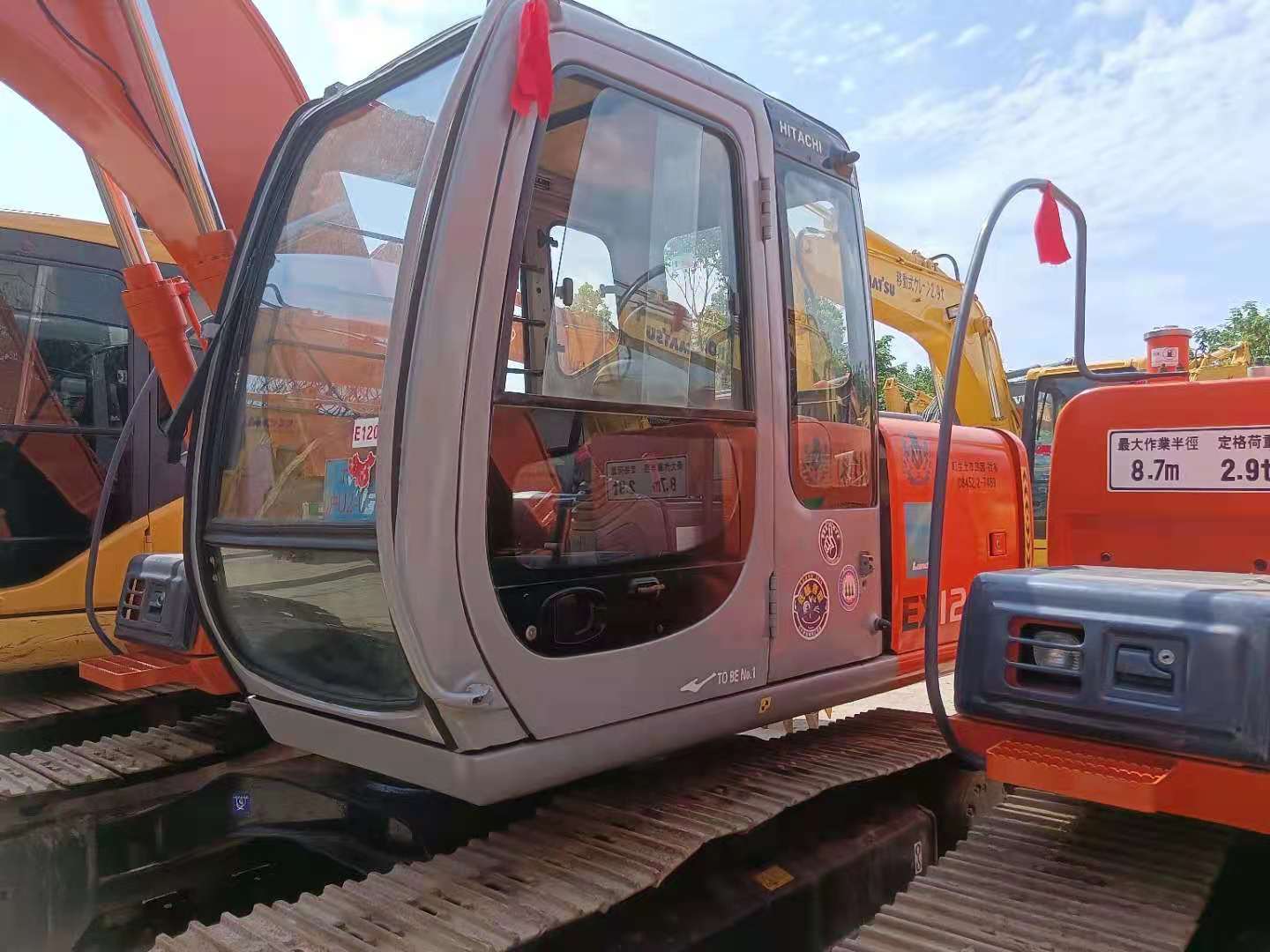 Pre Owned Hitachi EX120-5 Excavator 20T 1M Bucket 90 kW Power 4300 Working Hours Red Color 90% New Undercarriage