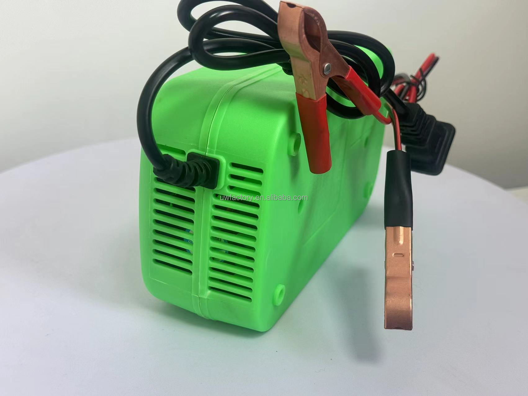 Connector Protection and OCP Protection 12V6a 8a Pulse Repair Smart Fast Charger for Lead-Acid Battery Car Motorcycle