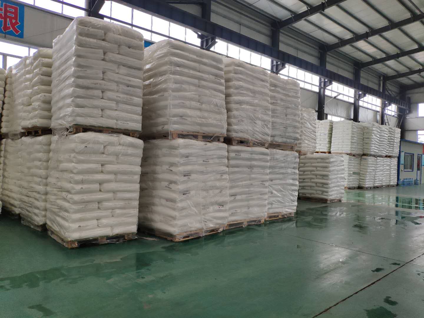 White Waterproofing Geomembrane 0.5mm 1mm Fish Farming Pond Liner HDPE Geomembranas