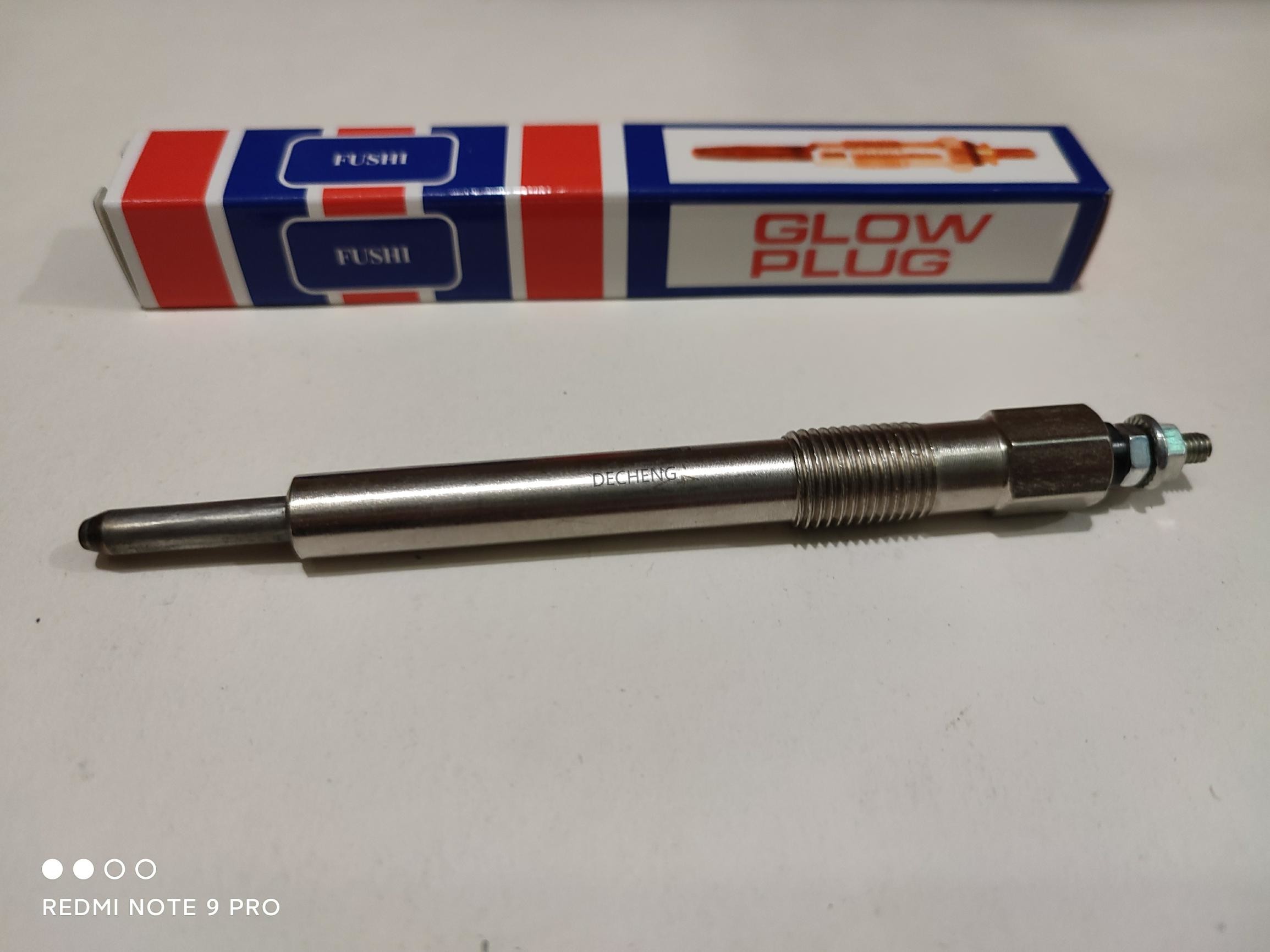 4BG1 Diesel Glow Plugs 20.5V Isuzu Engine Part GI-008