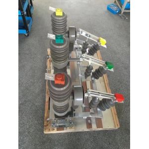 Intelligent Auto Recloser Circuit Breaker 12kv Remote Control Circuit Breaker