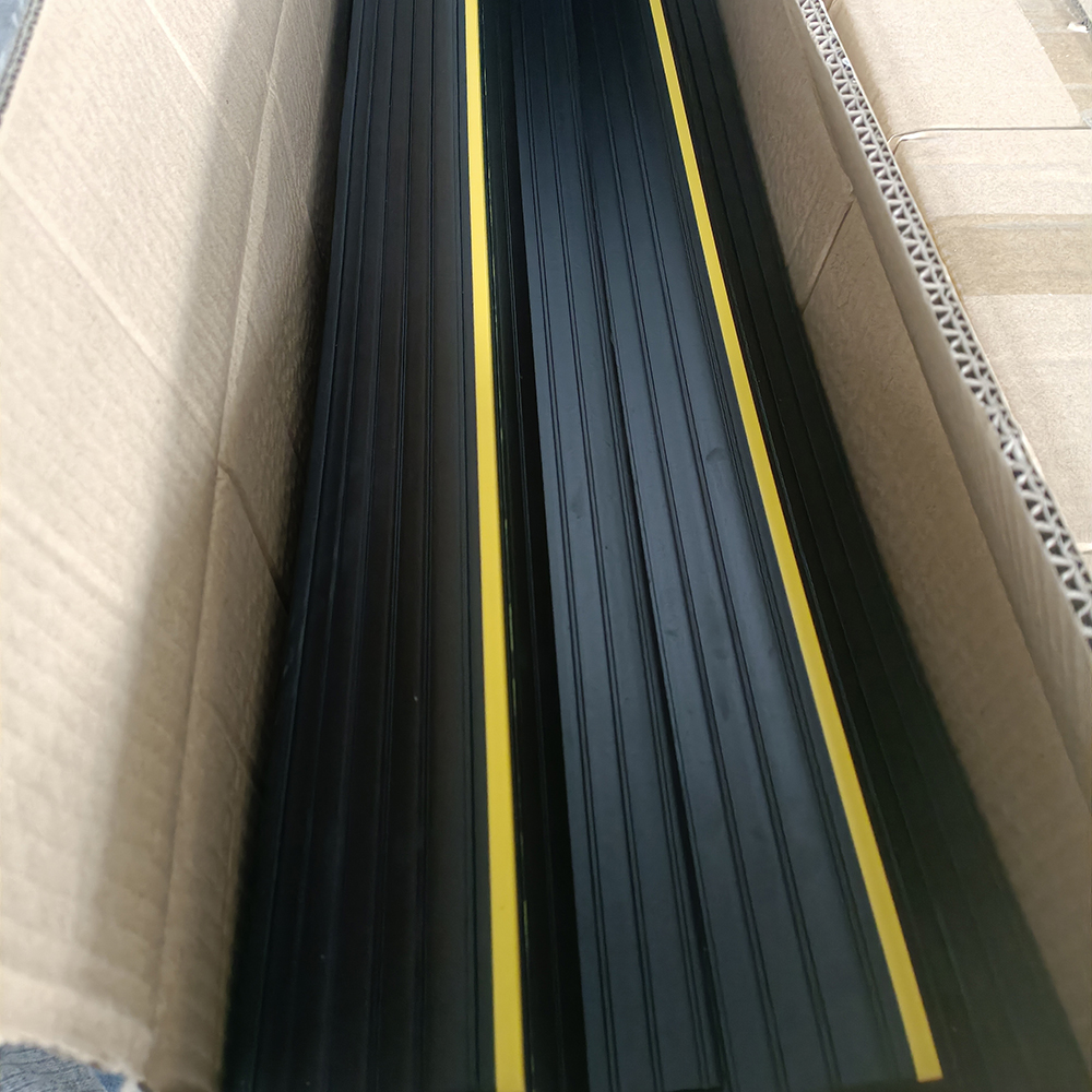 Outdoor Doorway Threshold Ramps Non-Slip Solid Rubber Portable Sill Scooter Ramp