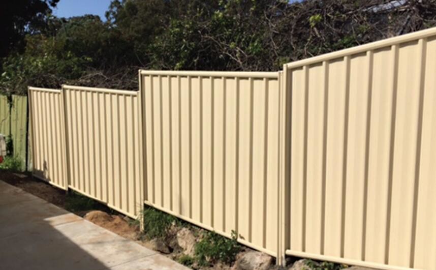 1.8m high x 2.37m wide colorbond steel fencing panels