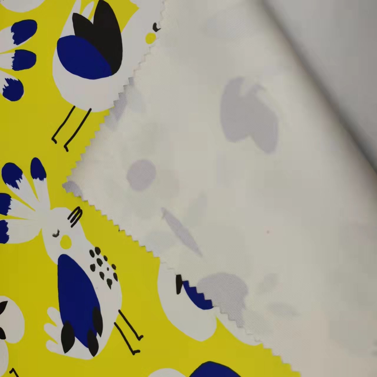 PU Coated Winter Jacket Fabric 220 GSM 60Dx60D Windproof 100% Polyester
