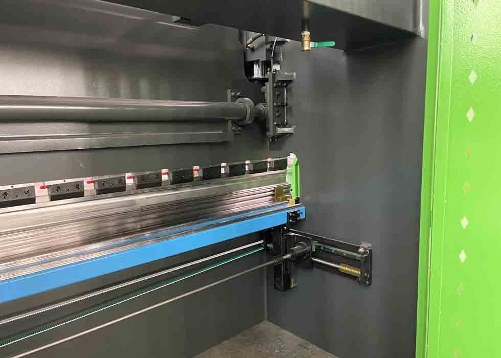 Wc67k 160T 2500mm 200mm Hydraulic Press Brake Ram Stroke Durable Power Equipment