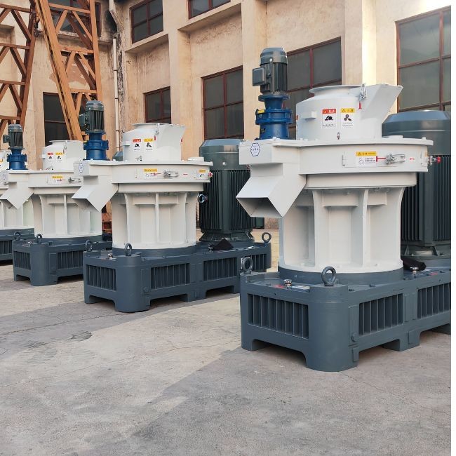 Large Capacity Wood Pellet Machine Biomass Wood Pellet Production Line Vertical ring die Wood Pellet Machine