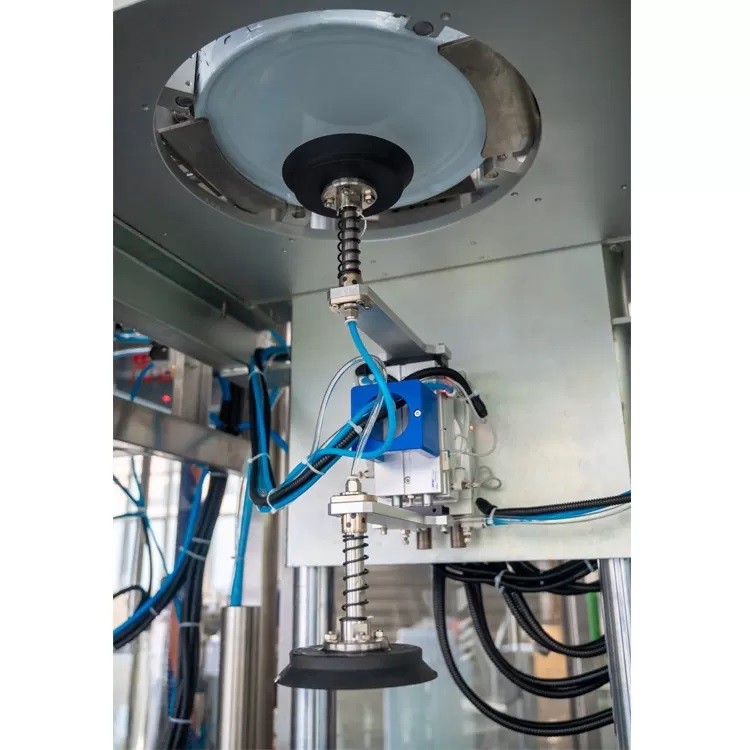 High Precision Barrel Liquid Filling Machine 5L Water Packing Machine PLC Control Liquid Filler